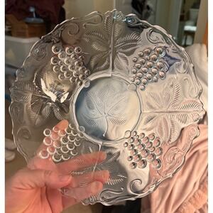 Vintage Indiana Glass Grape‎ Leaf Embossed Fruit Bowl 10.5 In Scalloped Edge
